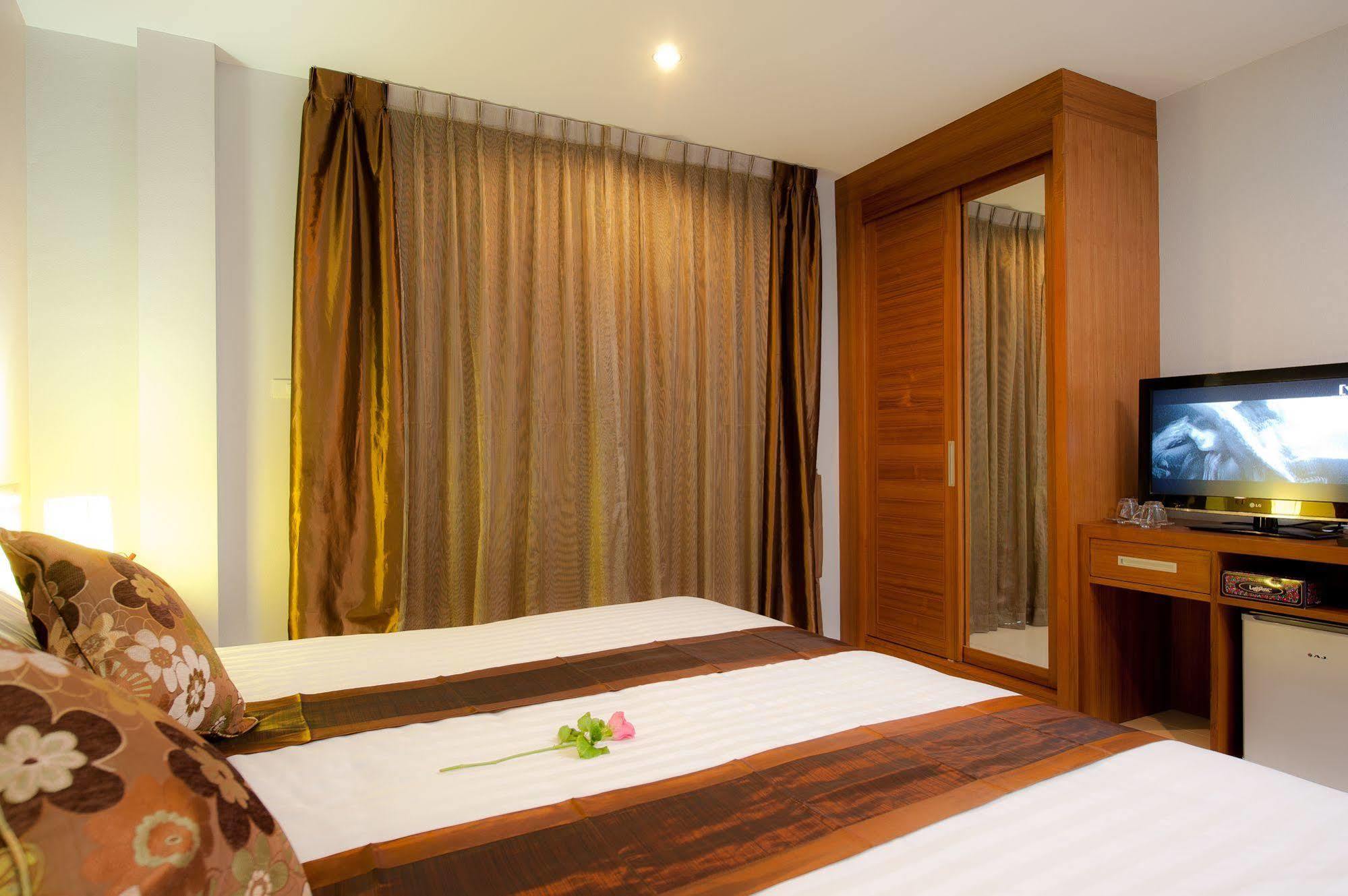 Rama Kata Beach Hotel Eksteriør bilde