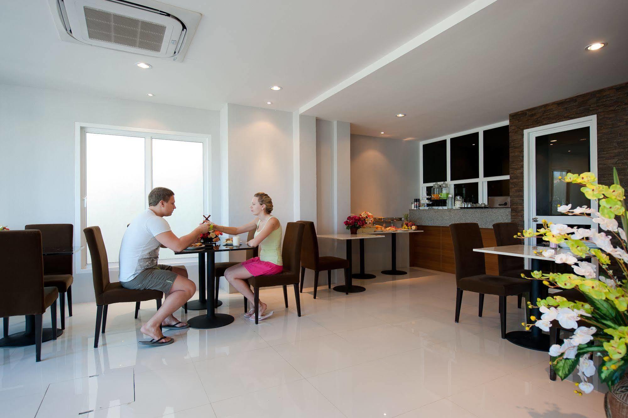 Rama Kata Beach Hotel Eksteriør bilde